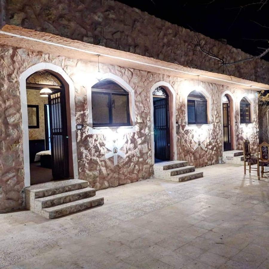 Guest House Attallah Wadi Musa Exterior foto