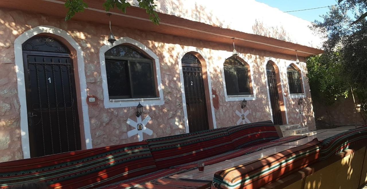 Guest House Attallah Wadi Musa Exterior foto